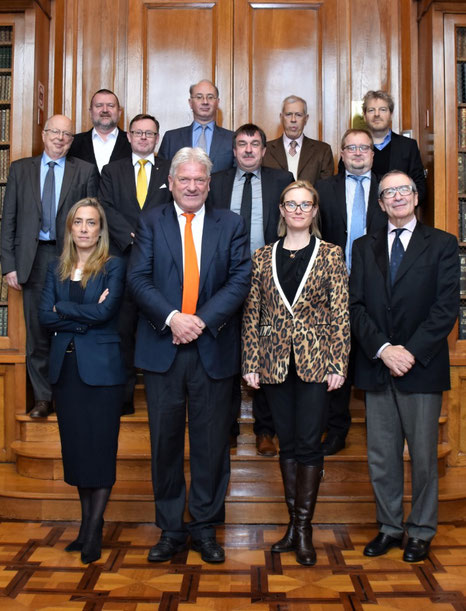 Miembros de la Junta Directiva de IFIEC, celebrada en Barcelona